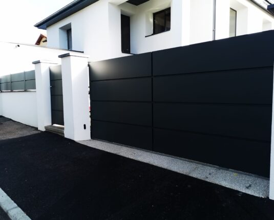 Portail noir aluminium